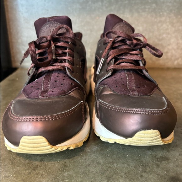 Nike Air Huarache Run Metallic Mahogany Athletic Shoes Size Women’s 8 - Picture 6 of 12